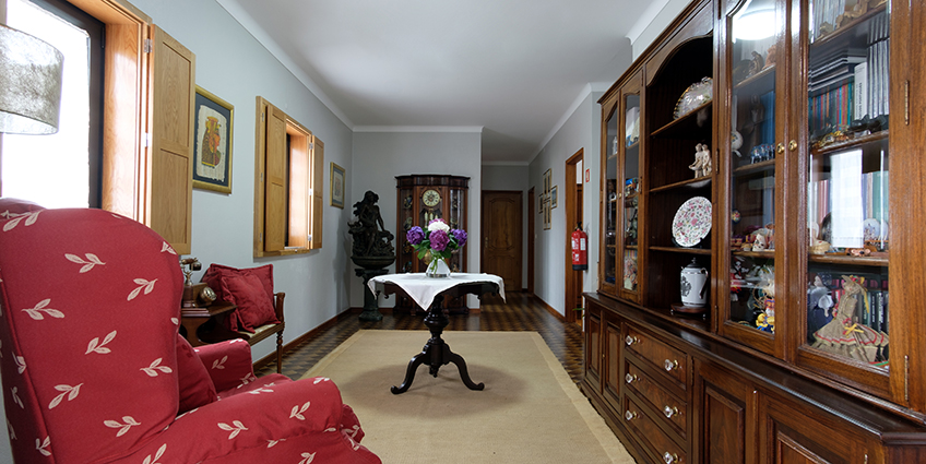 Alminhas House