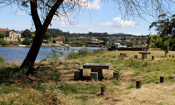 Barca do Lago - Fonte Boa Picnic Park