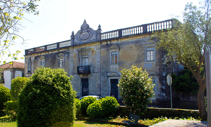 Casa de F. Campos Morais Casa de F. Campos Morais